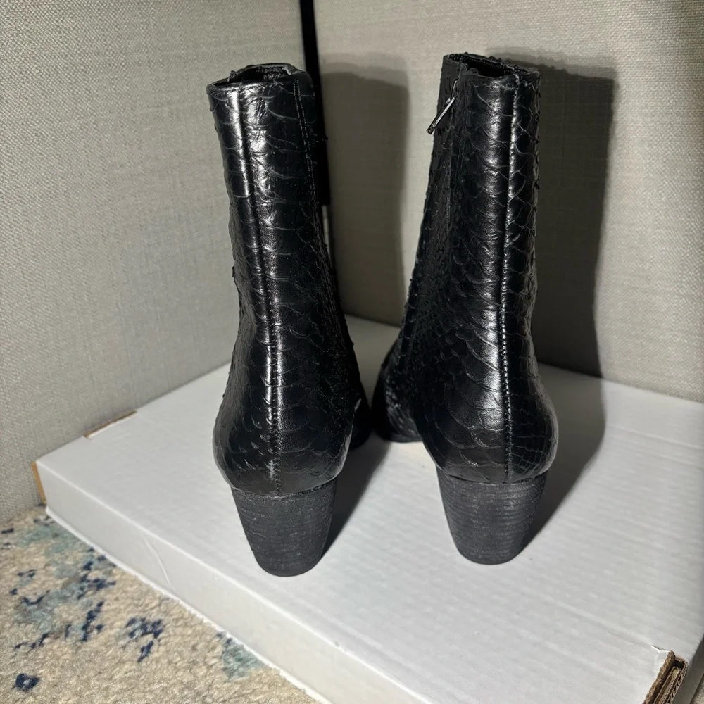 Matisse color black